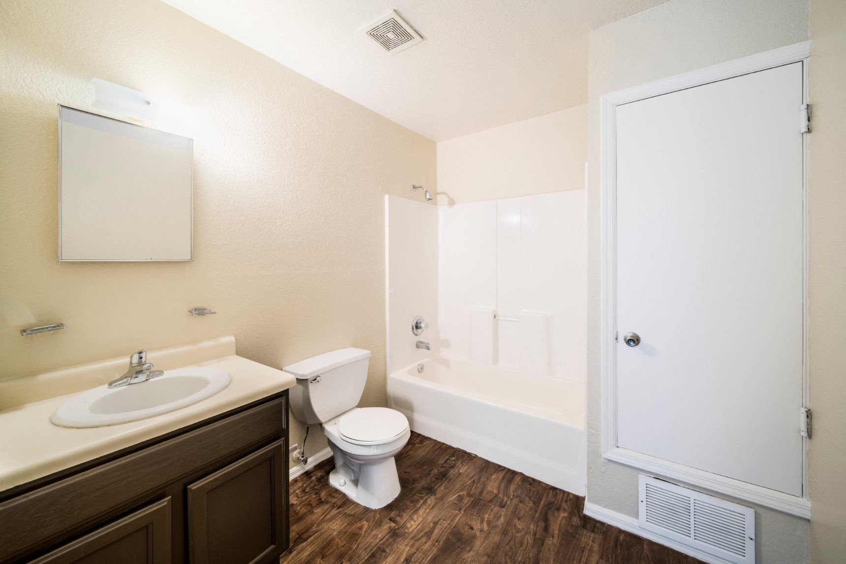 Gallery Photo 8